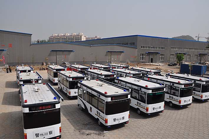 成都市公安局70臺(tái)移動(dòng)警務(wù)室首批發(fā)車儀式