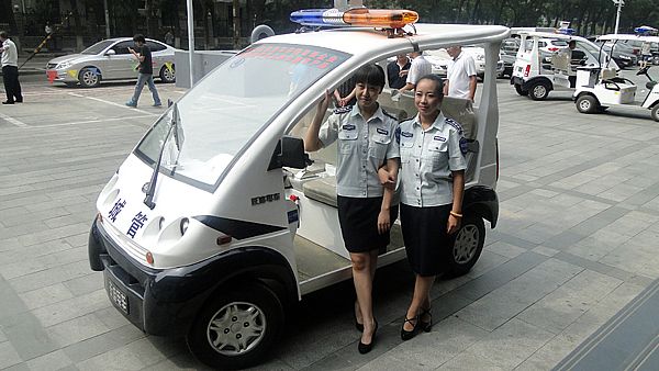 新宇宙向市城管局捐贈電動巡邏車亮相街頭
