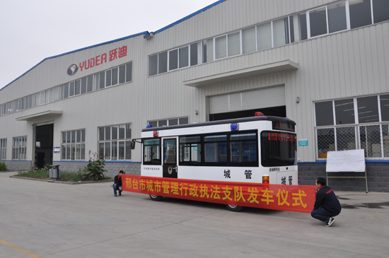 河北邢臺(tái)：移動(dòng)警務(wù)室接車，開啟市容市貌治理