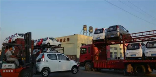 電動(dòng)轎車(chē)