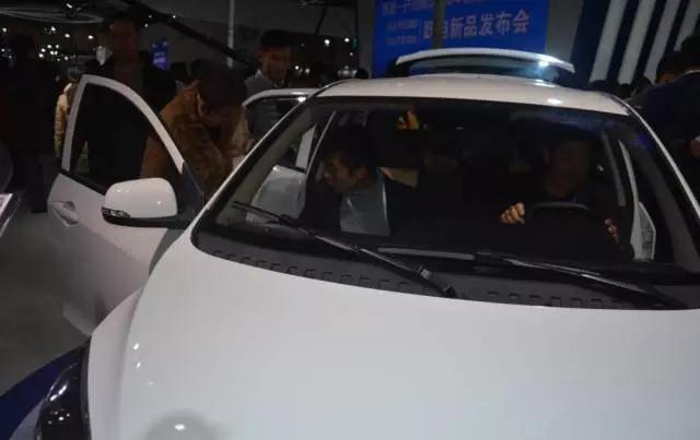 躍迪智能家族集結(jié)亮相鄭州展，萬人見證，共贏未來