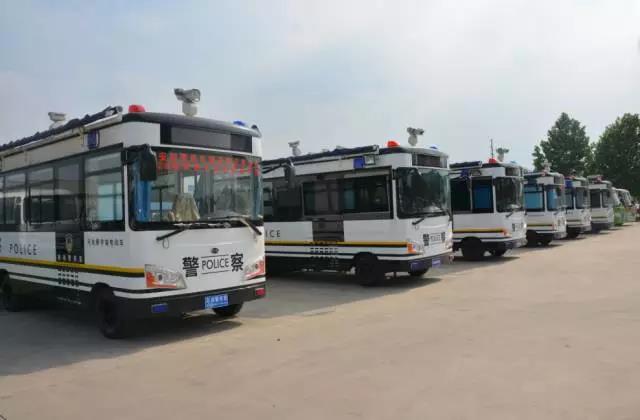 躍迪電動(dòng)流動(dòng)警務(wù)室集合完畢，準(zhǔn)備裝車(chē)