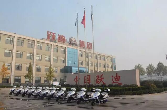 電動(dòng)巡邏摩托車發(fā)車現(xiàn)場(chǎng)