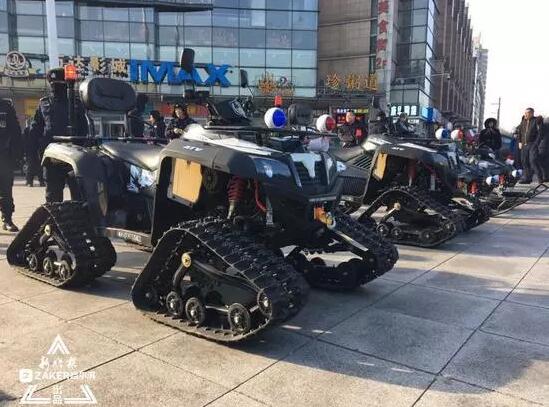 躍迪新型雪地摩托車(chē)帥氣上崗|保駕冰城春節(jié)平安