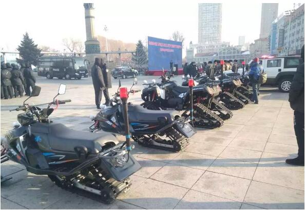 躍迪新型雪地摩托車(chē)帥氣上崗|保駕冰城春節(jié)平安